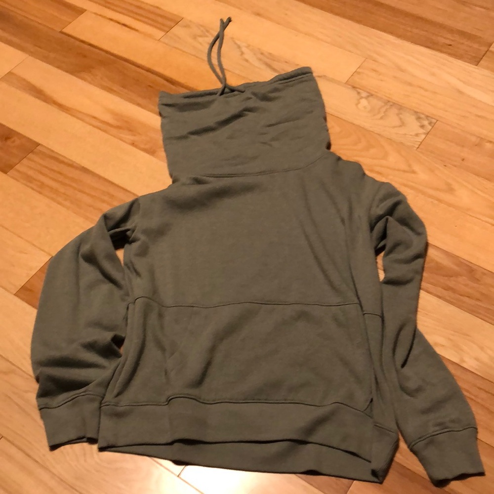 Turtle neck sweatshirt